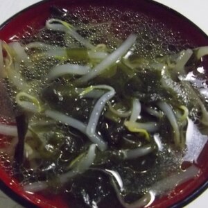 わかめともやしの中華風スープ